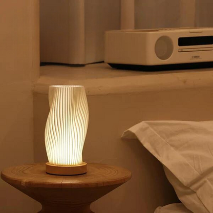 Véoria | Lampe de Table – Abat-Jour Ondulé et Lumière Douce