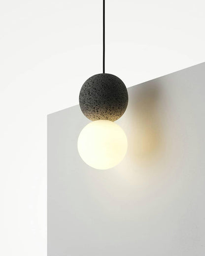 Soléra | Suspension Géométrique – Verre Opale et Grès Volcanique