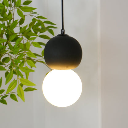 Soléra | Suspension Géométrique – Verre Opale et Grès Volcanique