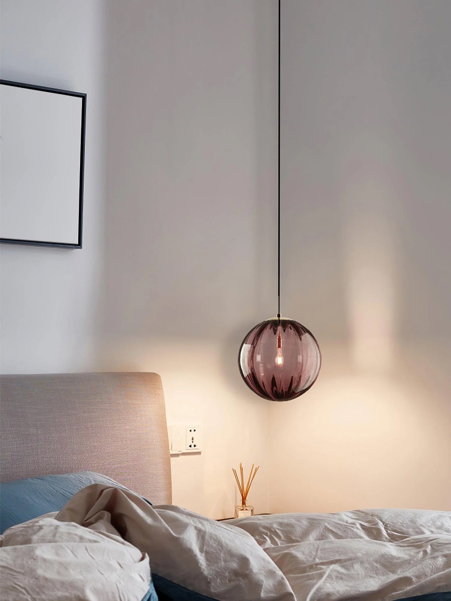 Éloura | Suspension Colorée – Teintes Intenses et Éclairage Chaleureux