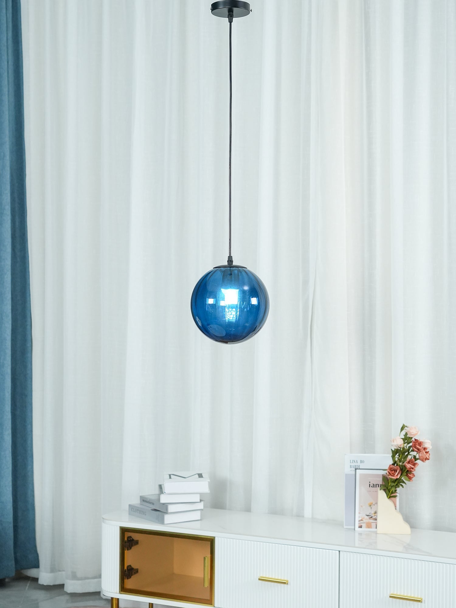 Éloura | Suspension Colorée – Teintes Intenses et Éclairage Chaleureux