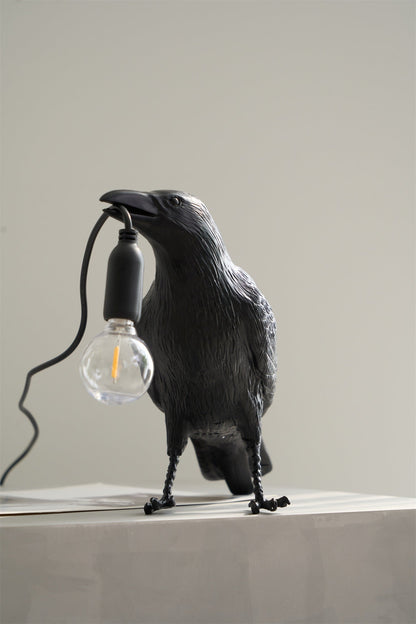 Corvélis | Lampe de Table – Corbeau sculpté résine style moderne