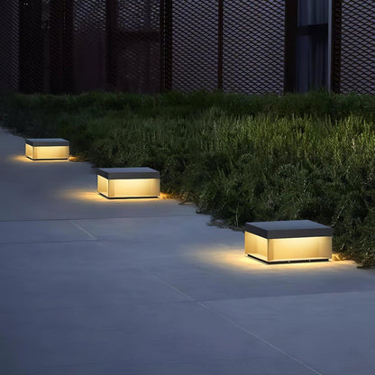 LumiJardin | Lampe de Pilier Solaire – Résistante UV et Intempéries