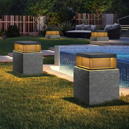 LumiJardin | Lampe de Pilier Solaire – Résistante UV et Intempéries