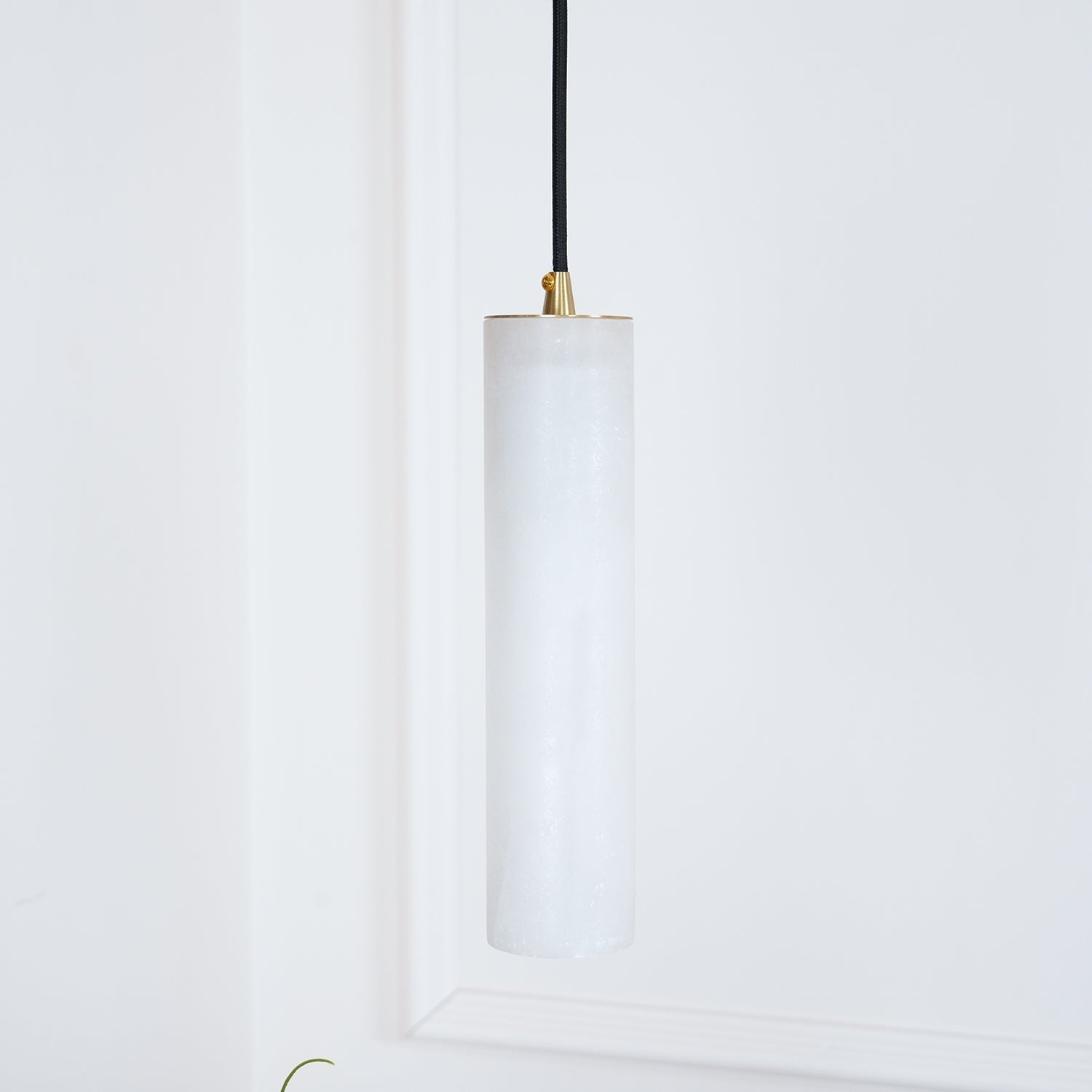 Soliande | Suspension en Albâtre – Design architectural raffiné