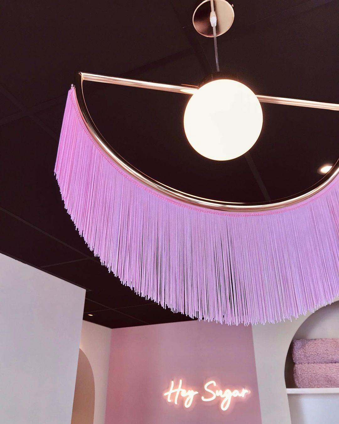 Frangoria | Suspension Bohème – Glamour Années 30 et Ambiance Colorée