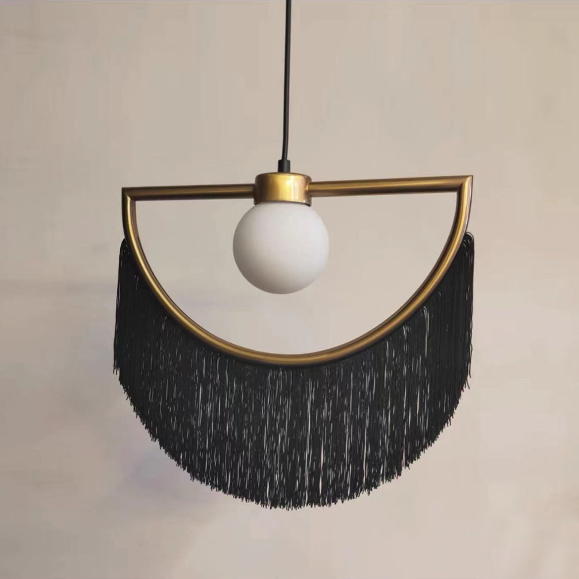 Frangoria | Suspension Bohème – Glamour Années 30 et Ambiance Colorée