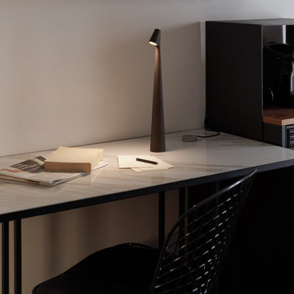 Aluvia | Lampe de Table LED – Élégance Moderne & Sans Fil