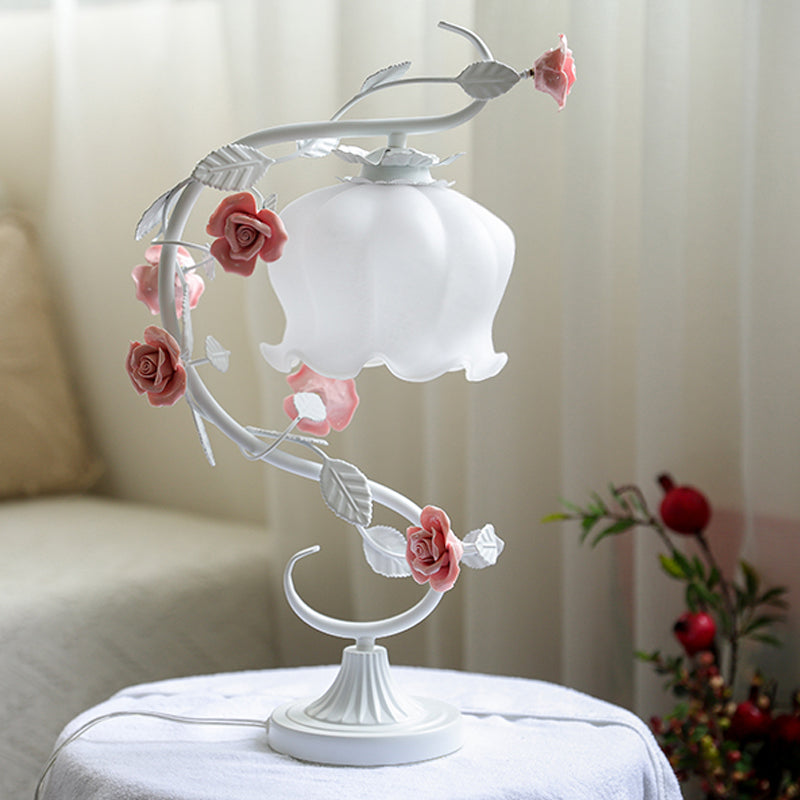 AuréFleur | Lampe à Roses – Atmosphère Romantique et Design Raffiné
