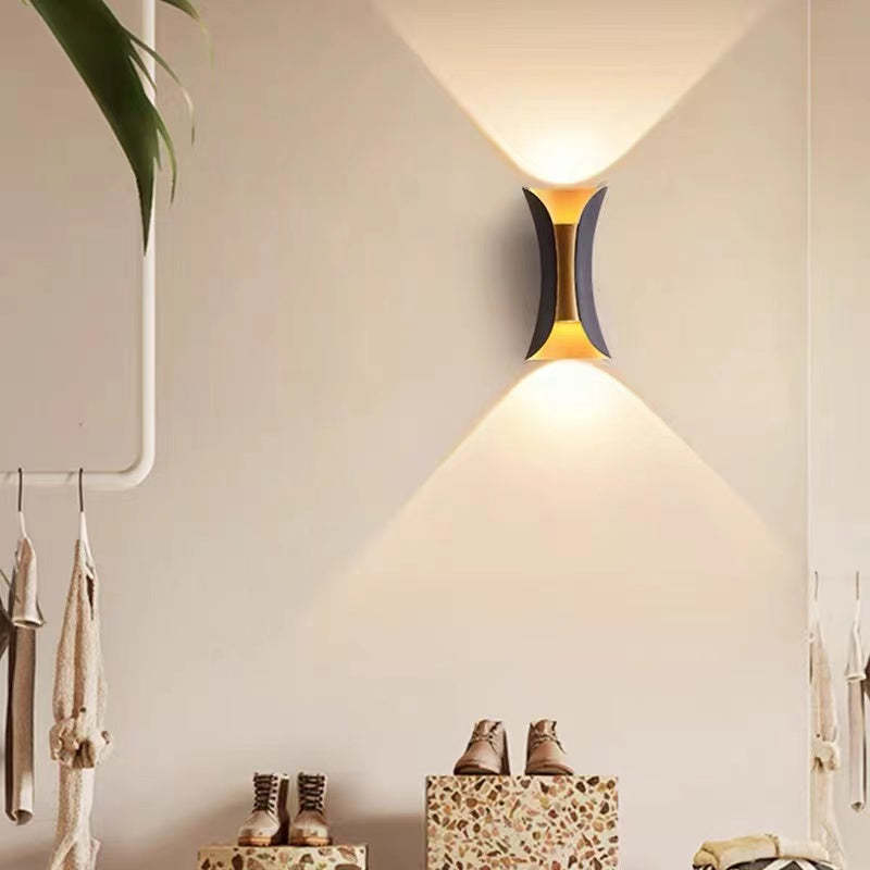 Élorna | Applique Murale LED Extérieure – Style Chic et Durable