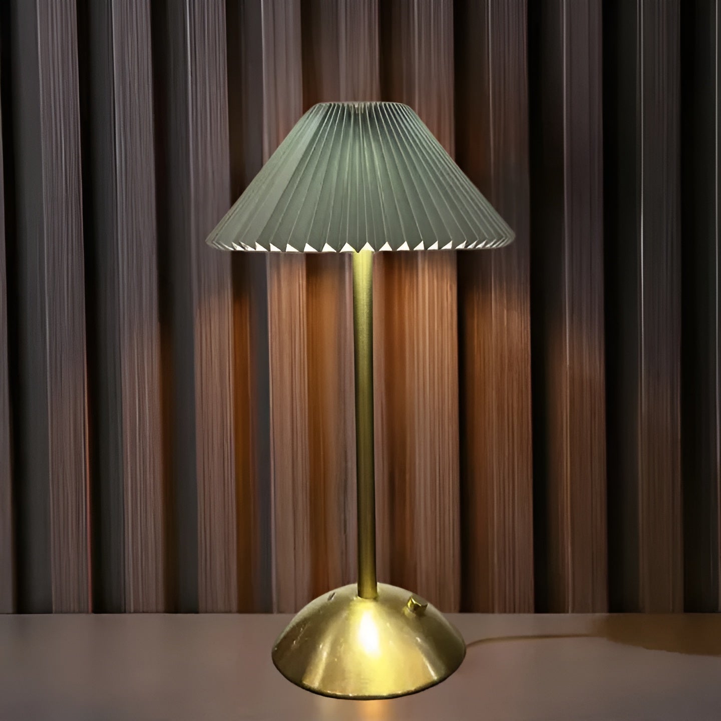 Éryna | Lampe Sans Fil – Lumière Ajustable et Style Minimaliste Vert