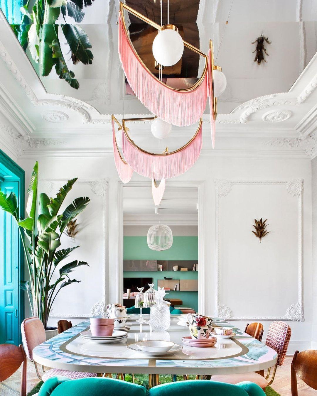 Frangoria | Suspension Bohème – Glamour Années 30 et Ambiance Colorée