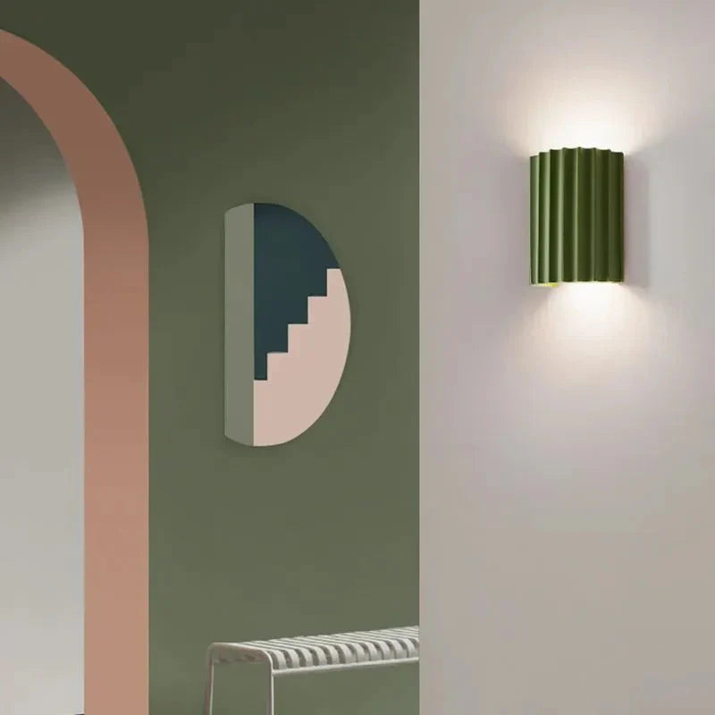 Nivoria | Applique Murale – Accents Plissés et Atmosphère Chic