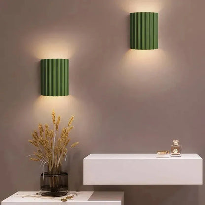 Nivoria | Applique Murale – Accents Plissés et Atmosphère Chic