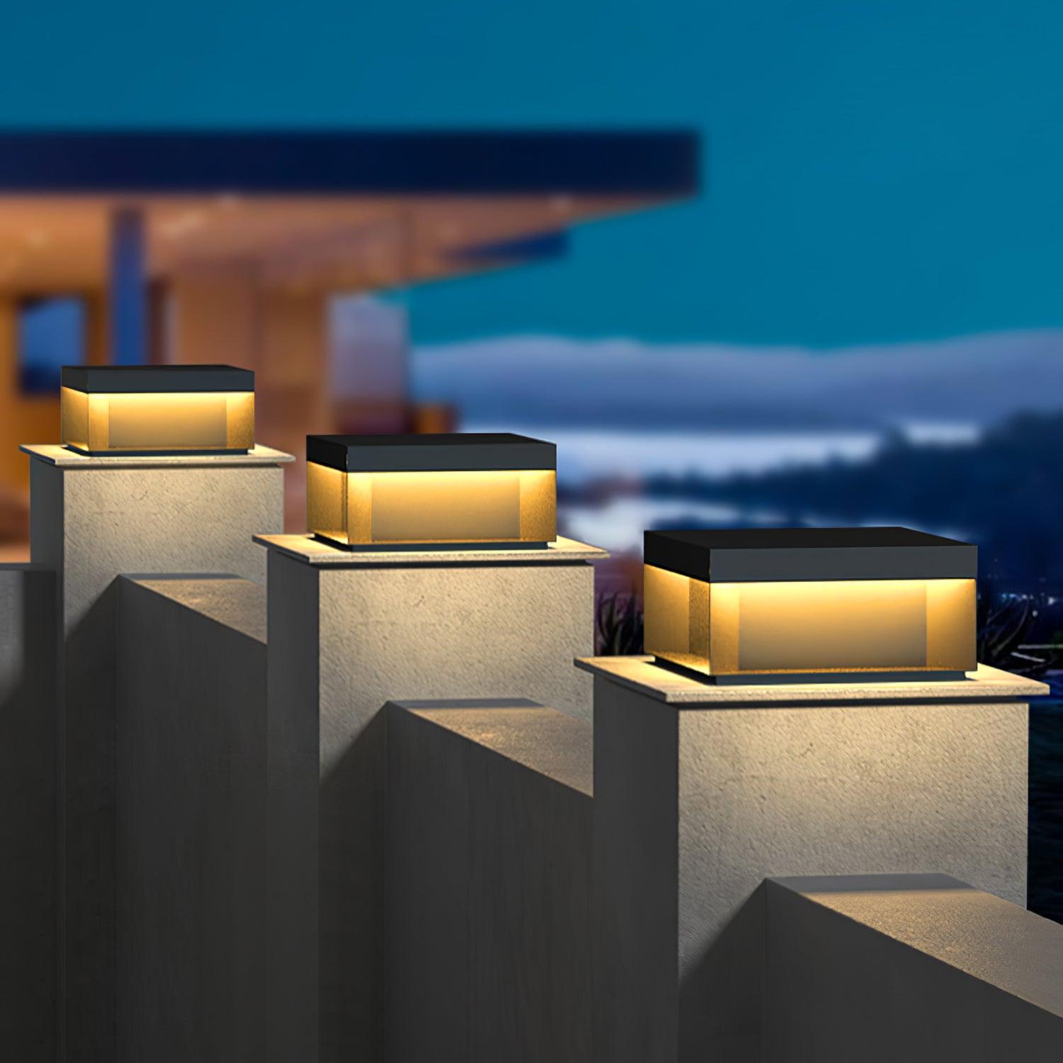 LumiJardin | Lampe de Pilier Solaire – Résistante UV et Intempéries