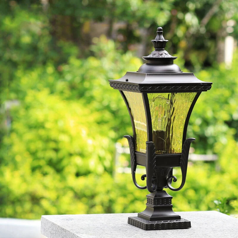 LumenCast | Lampadaire Extérieur – Design Moderne et Résistant