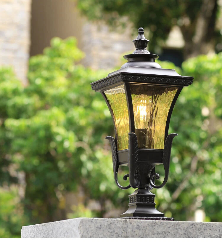 LumenCast | Lampadaire Extérieur – Design Moderne et Résistant