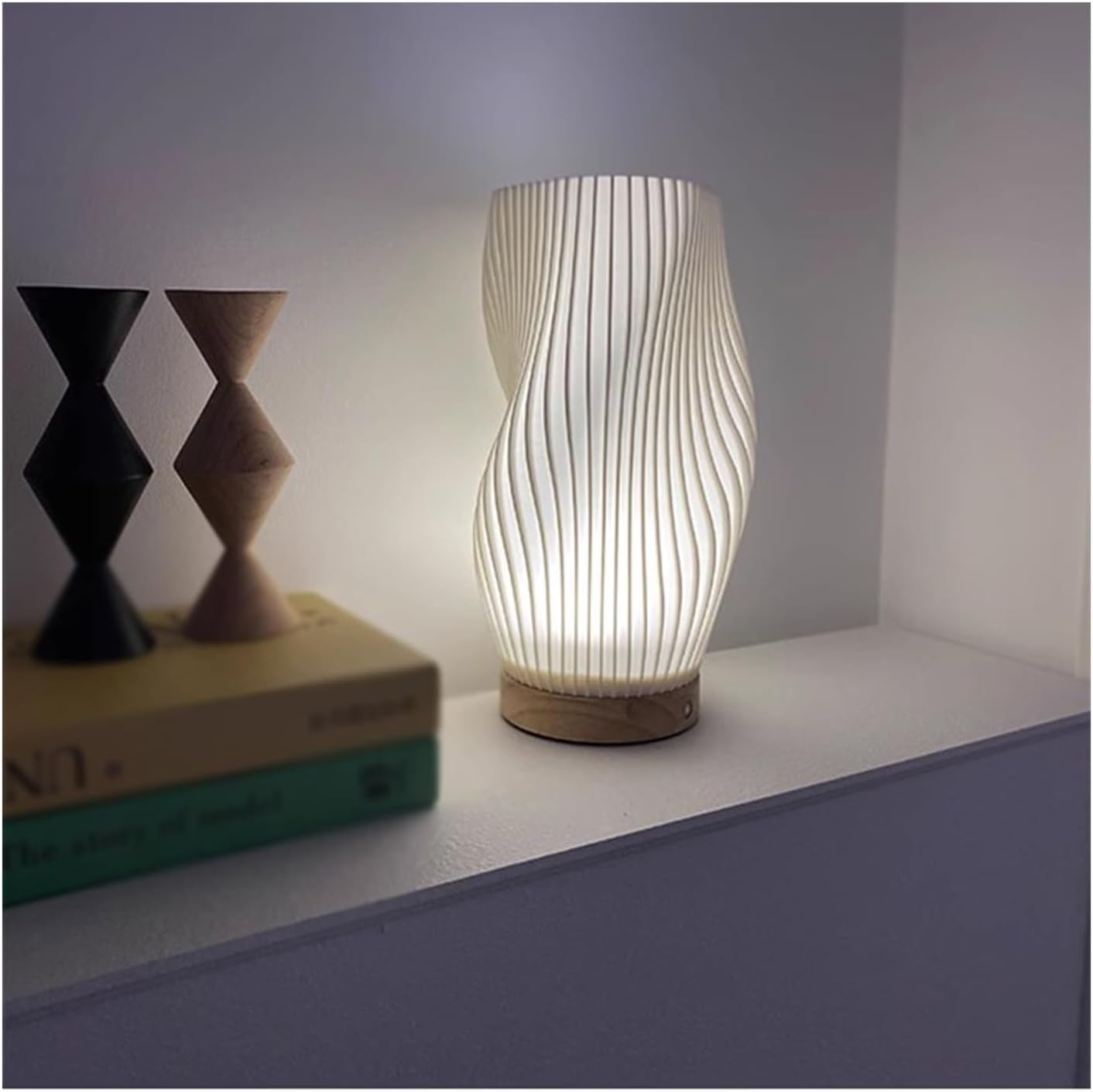 Véoria | Lampe de Table – Abat-Jour Ondulé et Lumière Douce